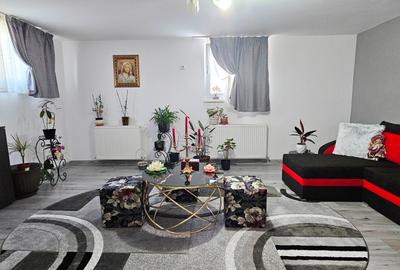 Casă cu 4 camere în Dumbrava Roșie