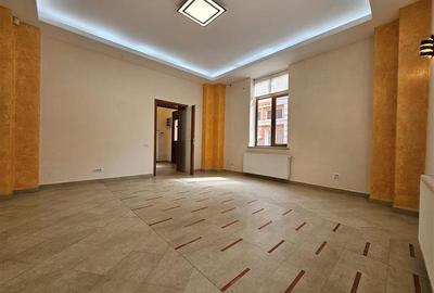 Casă cu 4 camere cu Teren 40 Mp în Cotroceni