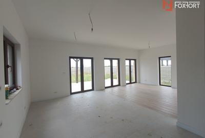 Casa individuala cu 4 camere de vanzare in Mosnita Noua Casa individuala cu 4 camere de vanzare in Mosnita Noua - 4