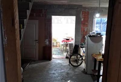 Casă cu 6 camere cu Canalizare în Dragomirești-Vale