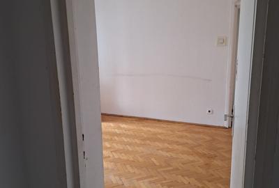 Apartament cu 2 camere, etajul 3/4, zona Tatarasi - 6
