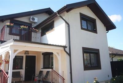 Casă individuală cu 5 camere cu Canalizare în Central