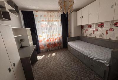 Apartament cu 3 camere semidecomandat în Central - 1
