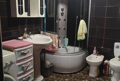 Casă cu 10 camere cu Teren 1500 Mp în Săcueni - 1