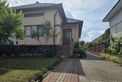 Casă primitoare de vânzare în Seini, aproape de centrul orașului - 1