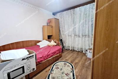 Apartament cu 2 camere decomandat în Micro 21 - 2