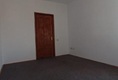 Apartament cu 5 camere semidecomandat în Unirii - 3