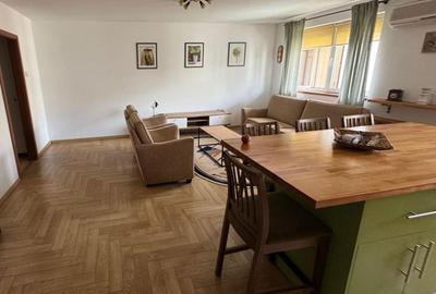 Apartament cu 2 camere decomandat în Central - 2
