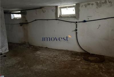 Casă cu 6 camere cu Teren 52000 Mp în Supur - 12