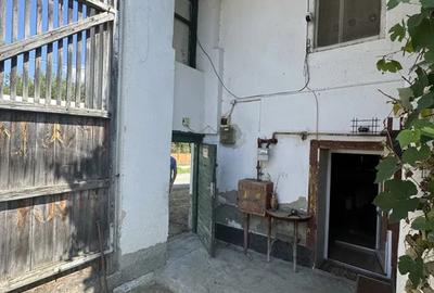 Casă cu 2 camere cu Teren 901 Mp în Central - 1