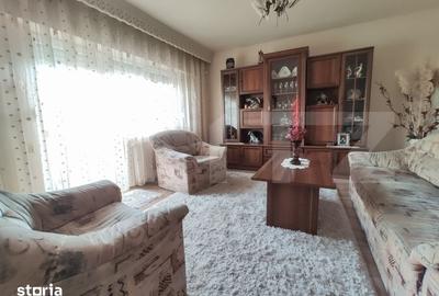 Apartament cu 2 camere decomandat în Micro 16 - 2