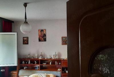 Apartament cu 3 camere semidecomandat în Central - 1