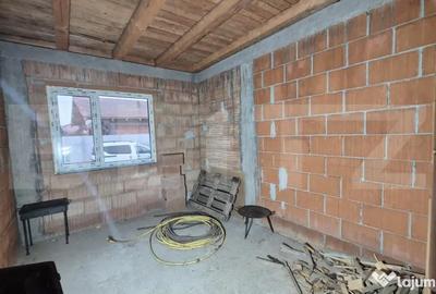 Casă cu 4 camere cu Teren 400 Mp în Vetiș - 14