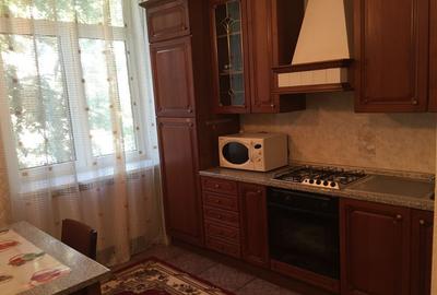Apartament cu 2 camere decomandat în Plopilor - 1