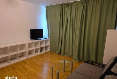 Apartament cu 3 camere în Centrul Civic
