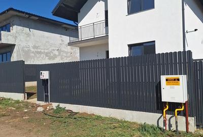 Casă cu 6 camere în Balciu - 1