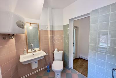 Apartament cu 3 camere decomandat în Capitale - 14