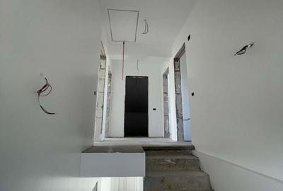 Casă cu 7 camere cu Teren 750 Mp în Central - 7