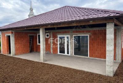 Casă cu 4 camere cu Teren 1290 Mp în Tulca - 1