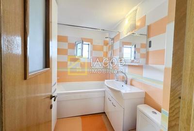 Apartament cu 2 camere decomandat în 9 Mai - 13