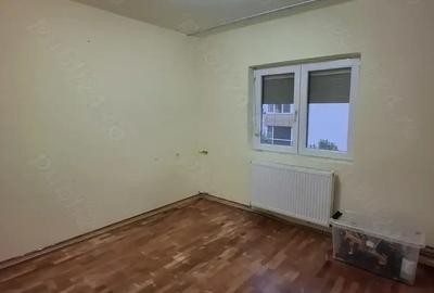 Proprietar Vand Apartament 3 Camere C.Aradului - 2