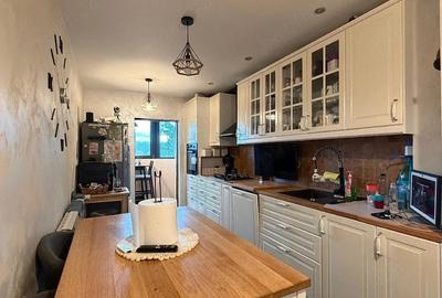 Apartament cu 3 camere decomandat în Central - 1