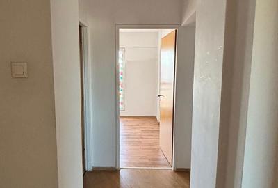 Apartament cu 4 camere decomandat în 13 Septembrie - 2