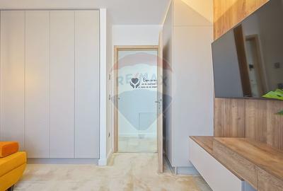 Apartament cu 4 camere decomandat, mobilat în Tractorul - 18