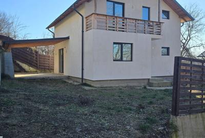 Casă cu 4 camere în Budeasa - 2