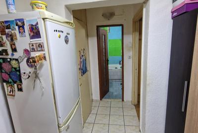 Se vinde apartament etaj unu , doua camere,decomandat pret 67000 euro negociabil - 3