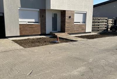 Casă cu 3 camere cu Teren 450 Mp în 1 Decembrie - 2