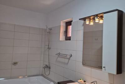 Casă cu 5 camere cu Teren 886 Mp în Central - 2