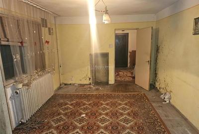 Apartament cu 2 camere semidecomandat în Micro III