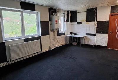 Apartament cu 3 camere decomandat în Central - 2