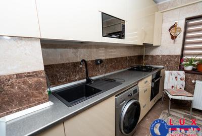 Apartament cu 3 camere decomandat în C5 - 3