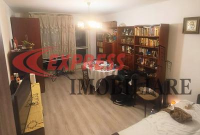 Apartament cu 3 camere decomandat în Dristor