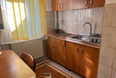 Garsonieră decomandată în Petros - 3