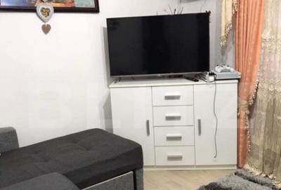 Apartament cu 3 camere decomandat, mobilat în Micro 16