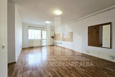Apartament cu 3 camere decomandat în Cetate - 1
