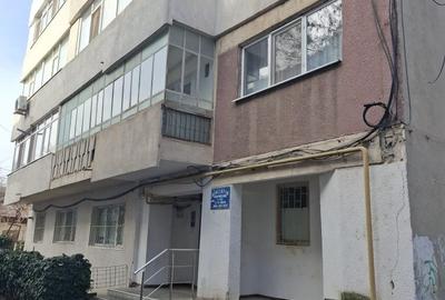 Apartament cu 2 camere decomandat în Obor