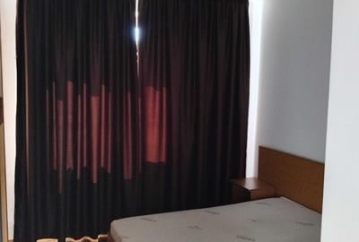 Apartament cu 3 camere decomandat în Micro 6