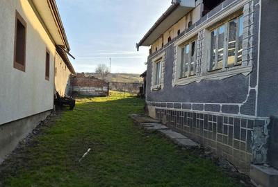 Casă cu 4 camere în Șanț - 6