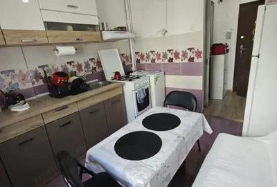 Apartament de vanzare, cu 1 camera, 22 mp, zona Bl. Unirii - 1