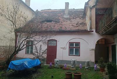 Casă în Central - 1