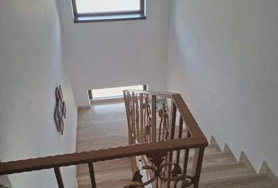 Duplex cu 4 camere cu Canalizare în Central - 11