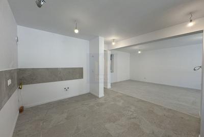 Apartament cu 5 camere decomandat în Crângași
