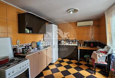 Casa curte- Metrou Pieptanari - 10