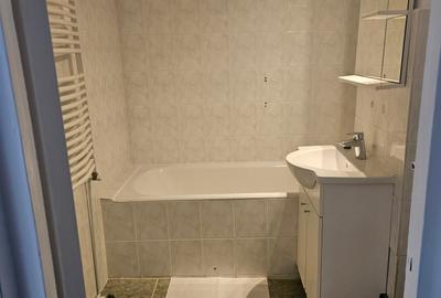 Se inchirieaza,in 7 Noiembrie,apartament cu 3 camere,etajul 1,mobilat si utilat. Se inchirieaza,in 7 Noiembrie,apartament cu 3 camere,etajul 1,mobilat si utilat. - 7