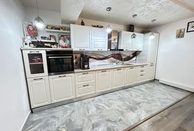 Casă cu 12 camere cu Canalizare în Periferie - 11