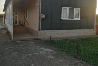 Vand sau schimb casa cu etaj mobilata cu teren Vand sau schimb casa cu etaj mobilata cu teren - 2